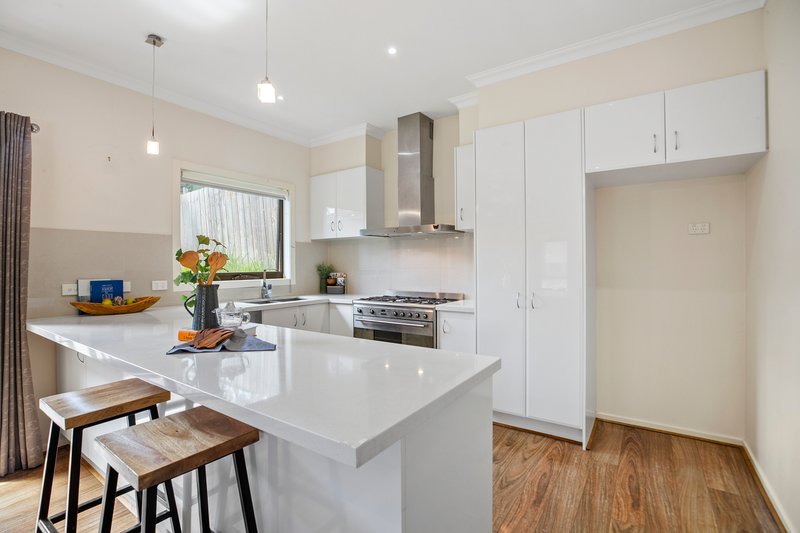 Photo - 2/10 Berry Road, Bayswater North VIC 3153 - Image 5