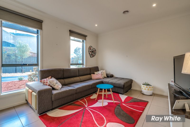 Photo - 2/10 Bonita Avenue, Tarneit VIC 3029 - Image 4