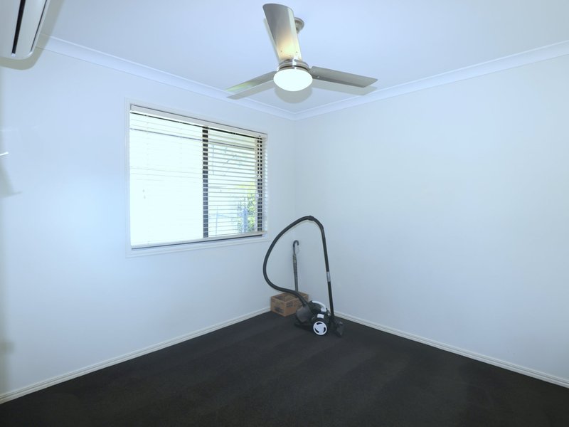 Photo - 210 Borilla Street, Emerald QLD 4720 - Image 9