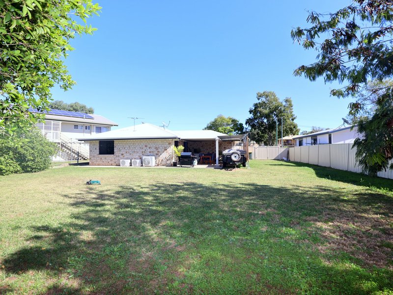 Photo - 210 Borilla Street, Emerald QLD 4720 - Image 11