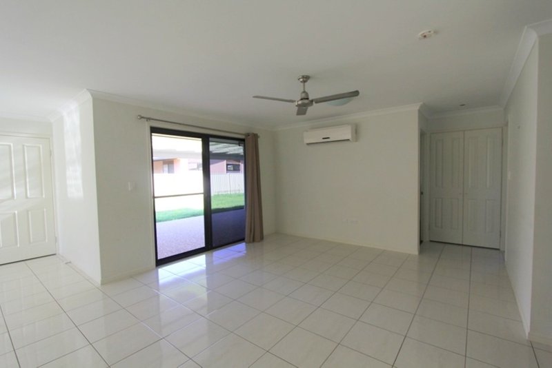 Photo - 210 Borilla Street, Emerald QLD 4720 - Image 8