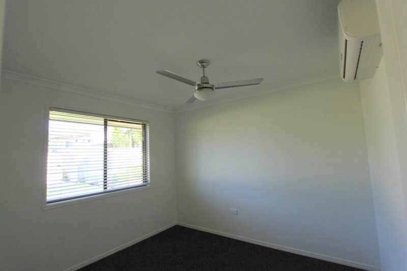 Photo - 210 Borilla Street, Emerald QLD 4720 - Image 11