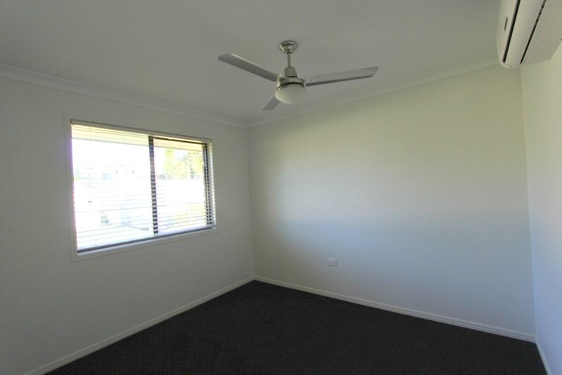 Photo - 210 Borilla Street, Emerald QLD 4720 - Image 12