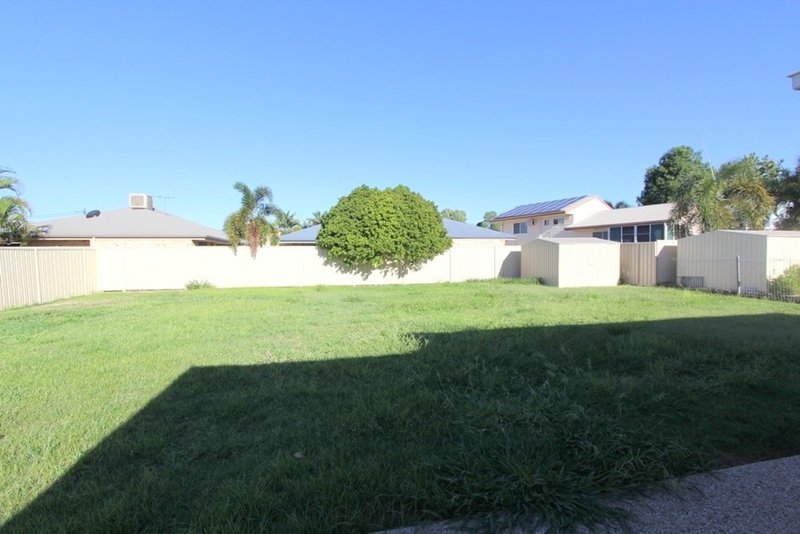 Photo - 210 Borilla Street, Emerald QLD 4720 - Image 17