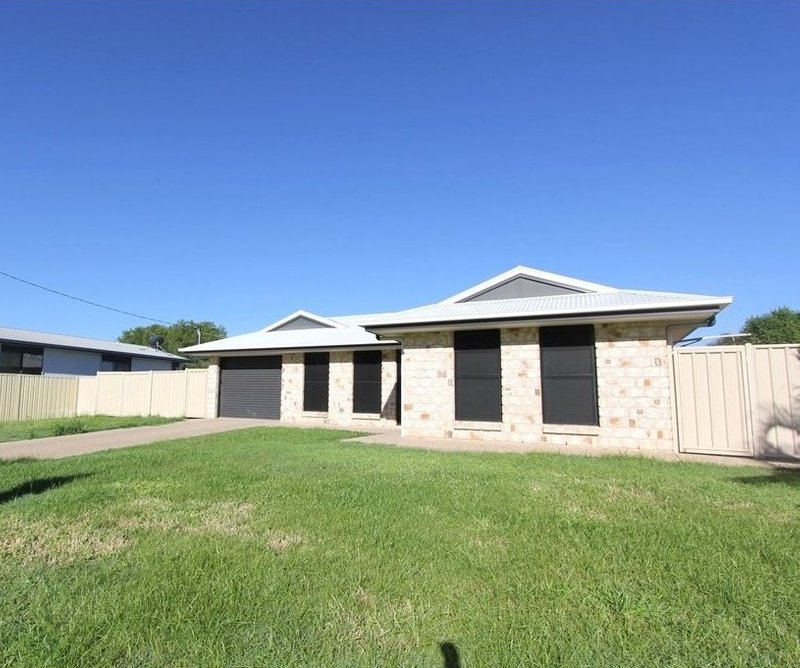 Photo - 210 Borilla Street, Emerald QLD 4720 - Image 1