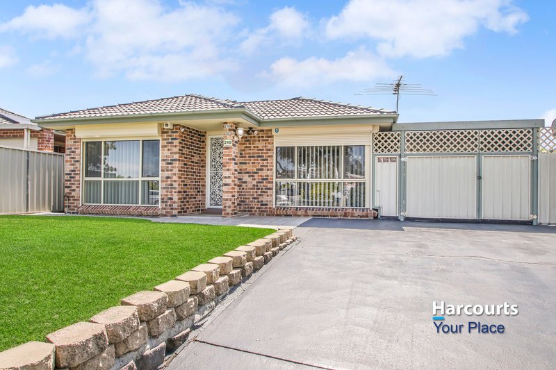 Photo - 210 Buckwell Drive, Hassall Grove NSW 2761 - Image 2