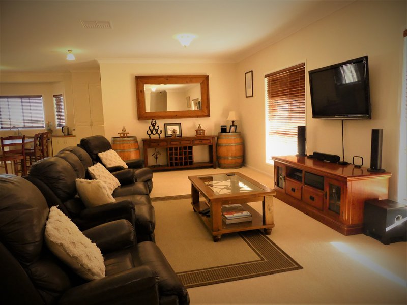 Photo - 210 Bungeworgorai Lane, Roma QLD 4455 - Image 27