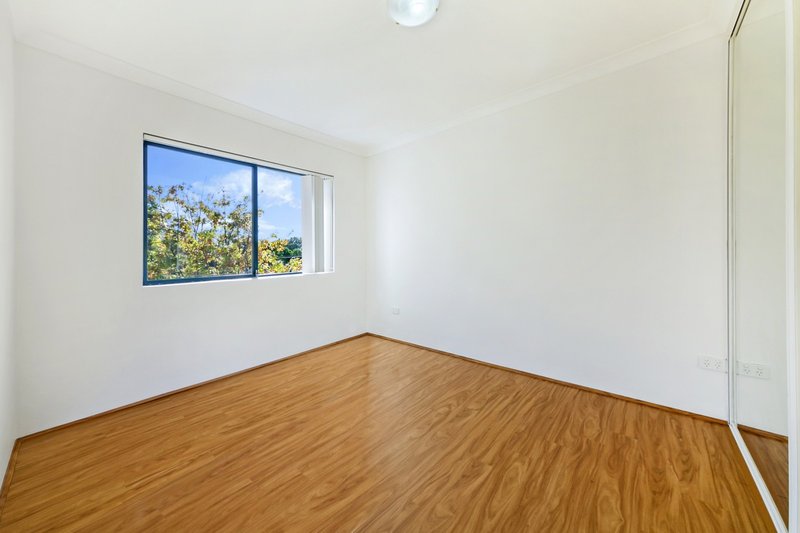 Photo - 2/10 Calliope Street, Guildford NSW 2161 - Image 5