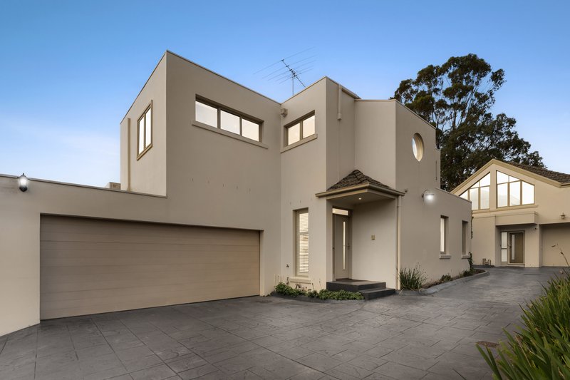 Photo - 2/10 Capon Street, Malvern East VIC 3145 - Image 1