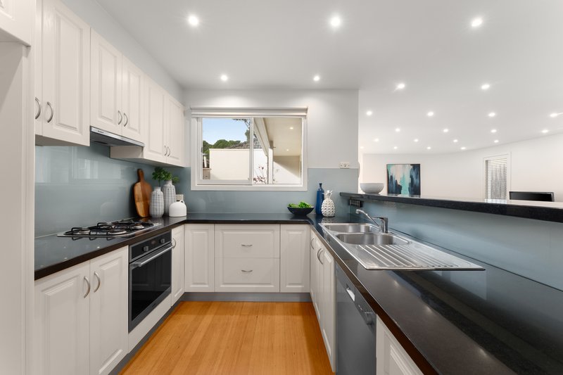 Photo - 2/10 Capon Street, Malvern East VIC 3145 - Image 5