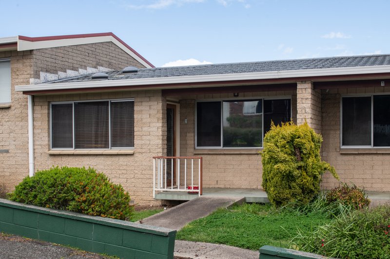 Photo - 2/10 Chant Street, East Launceston TAS 7250 - Image 2