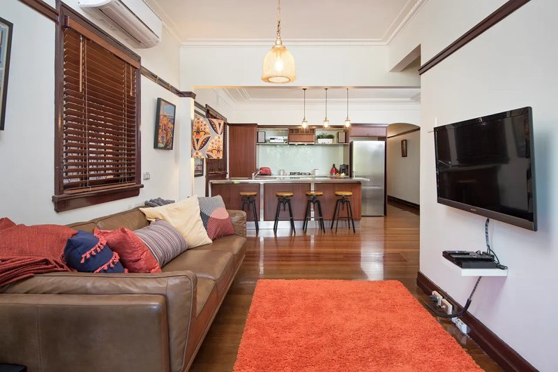 Photo - 2/10 Cove Street, Hamilton QLD 4007 - Image 4