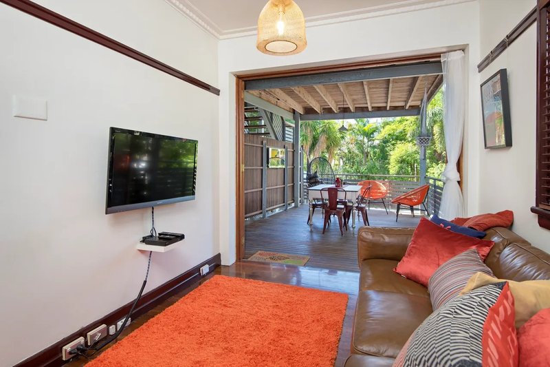 Photo - 2/10 Cove Street, Hamilton QLD 4007 - Image 6