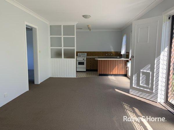 Photo - 2/10 Crest Avenue, North Nowra NSW 2541 - Image 4