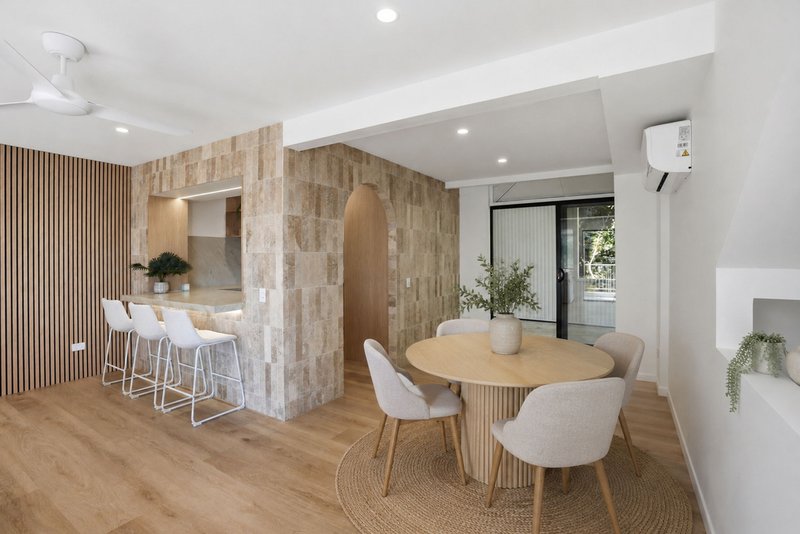 Photo - 2/10 Dandaloo Drive, Currumbin QLD 4223 - Image 1