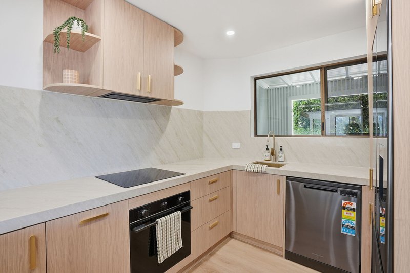 Photo - 2/10 Dandaloo Drive, Currumbin QLD 4223 - Image 3