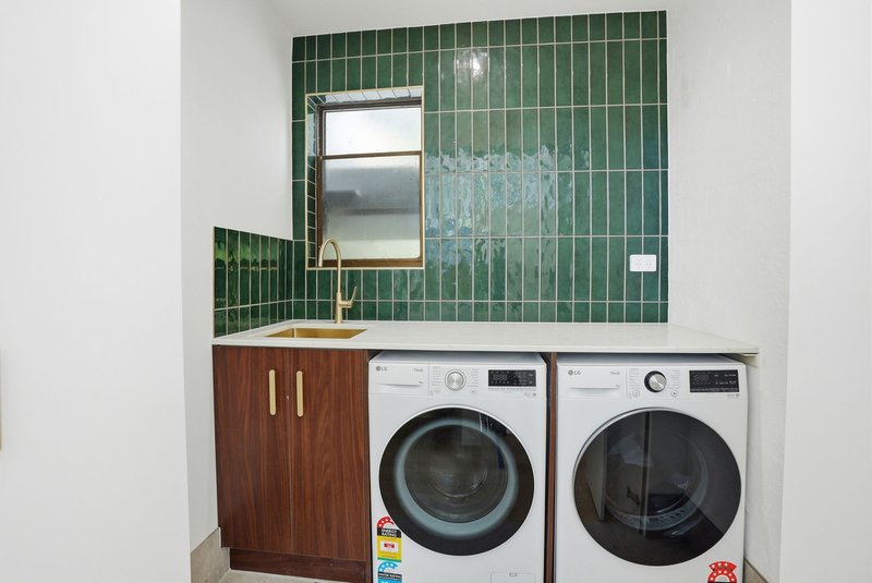 Photo - 2/10 Dandaloo Drive, Currumbin QLD 4223 - Image 19