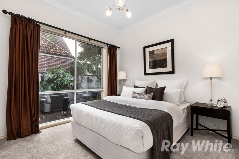 Photo - 2/10 Evelyn Street, Glen Waverley VIC 3150 - Image 9