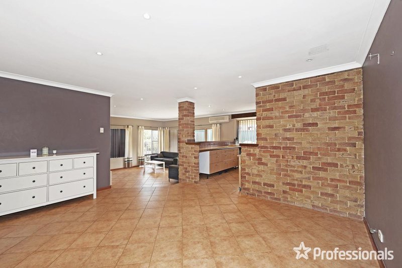 Photo - 210 Fendam Street, Port Kennedy WA 6172 - Image 4