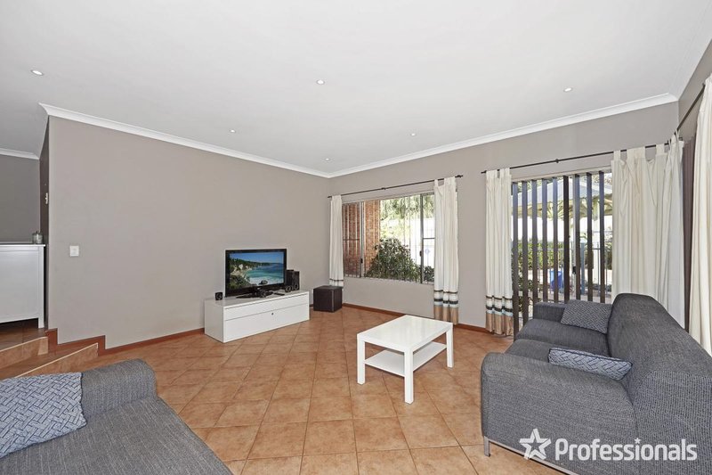 Photo - 210 Fendam Street, Port Kennedy WA 6172 - Image 6