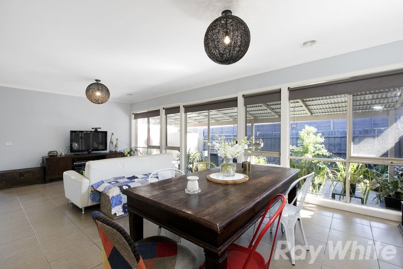 Photo - 2/10 Fifth Avenue, Chelsea Heights VIC 3196 - Image 2