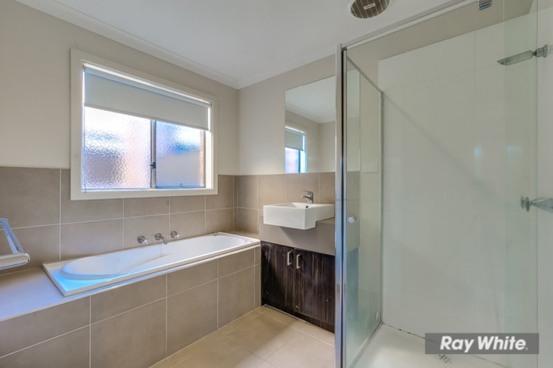 Photo - 2/10 Flower Gum Crescent, Tarneit VIC 3029 - Image 7