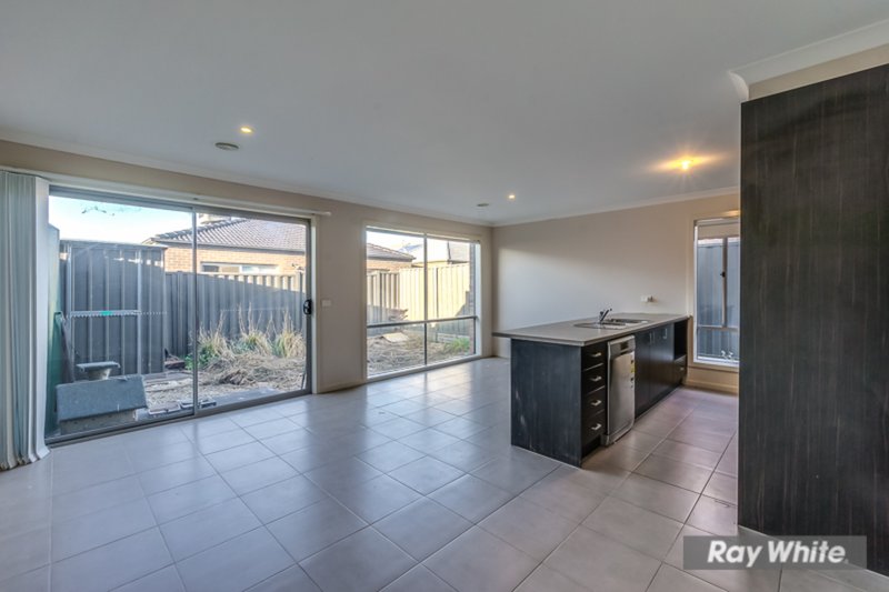 Photo - 2/10 Flower Gum Crescent, Tarneit VIC 3029 - Image 8