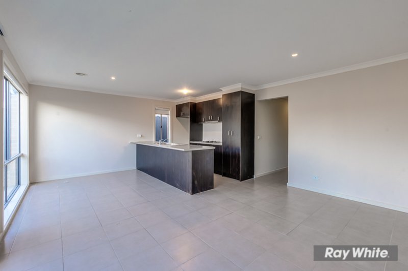 Photo - 2/10 Flower Gum Crescent, Tarneit VIC 3029 - Image 9