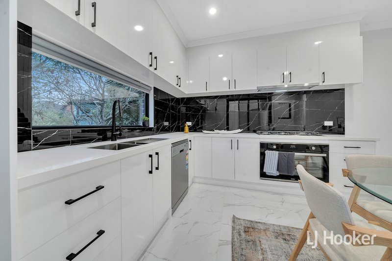 Photo - 2/10 Goldlang Street, Dandenong VIC 3175 - Image 9