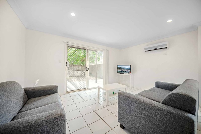 Photo - 210 Government Road, Richlands QLD 4077 - Image 2