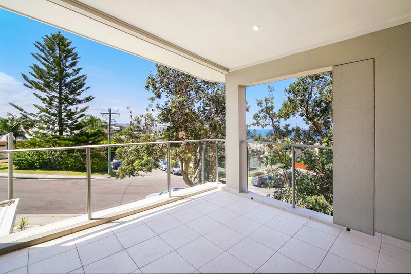 Photo - 2/10 Grosvenor Road, Terrigal NSW 2260 - Image 2