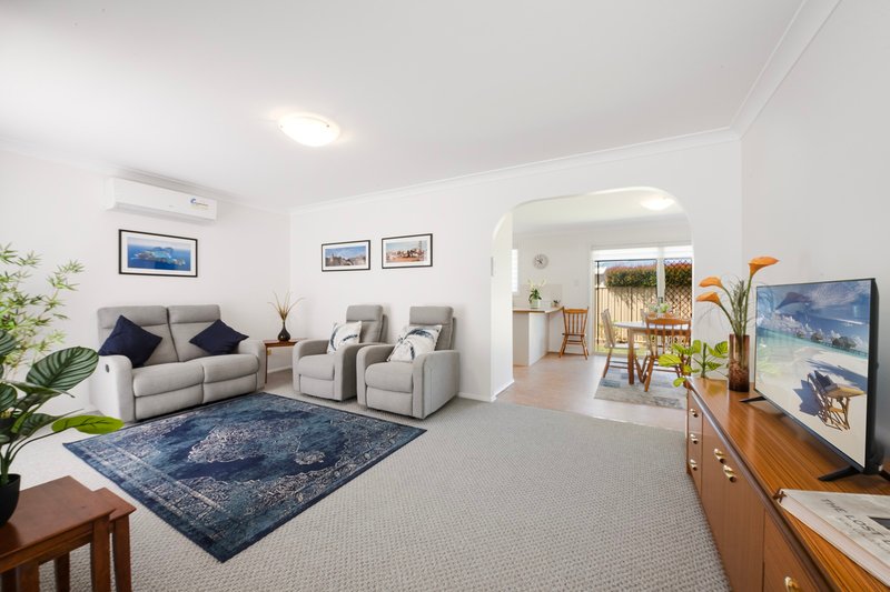 Photo - 2/10 Gwendolen Avenue, Umina Beach NSW 2257 - Image 3