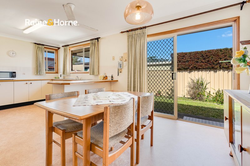 Photo - 2/10 Gwendolen Avenue, Umina Beach NSW 2257 - Image 3