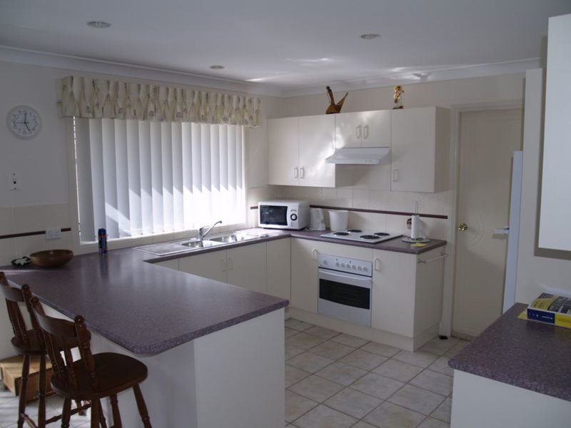 Photo - 2/10 Helm Close, Salamander Bay NSW 2317 - Image 2