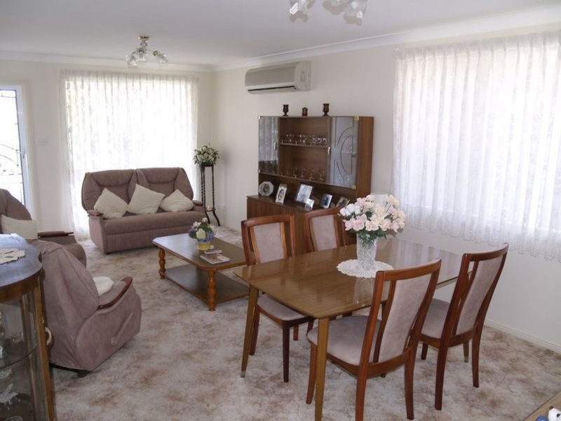 Photo - 2/10 Helm Close, Salamander Bay NSW 2317 - Image 3