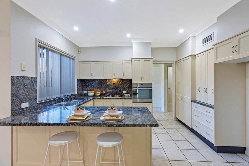 Photo - 2/10 Henley Avenue, Terrigal NSW 2260 - Image 6