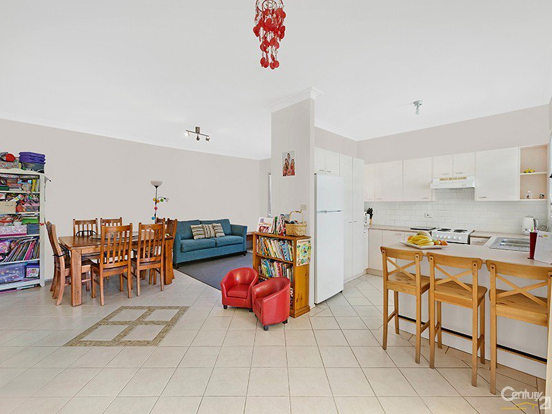 Photo - 2/10 Jacaranda Avenue, Glenning Valley NSW 2261 - Image 4