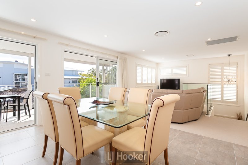 Photo - 2/10 John Street, Warners Bay NSW 2282 - Image 8