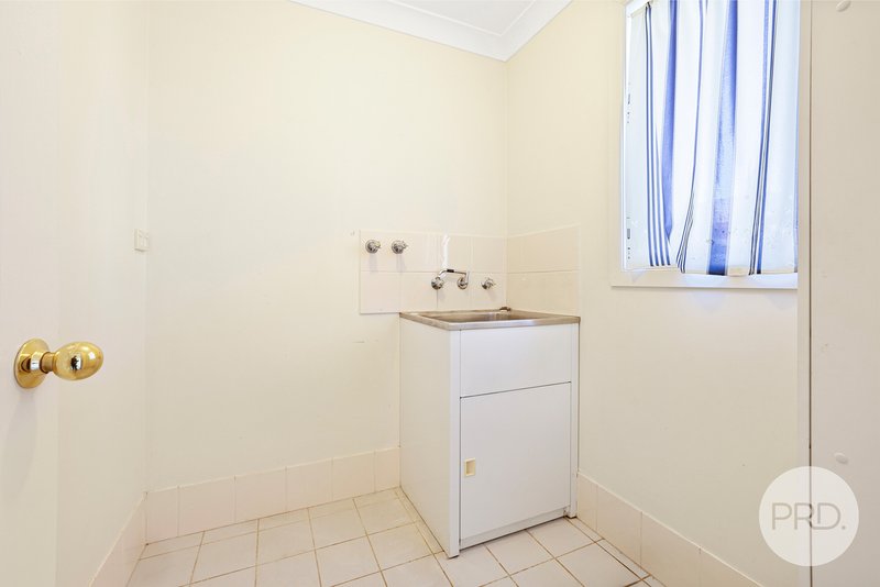 Photo - 2/10 Karwin Street, Tamworth NSW 2340 - Image 9