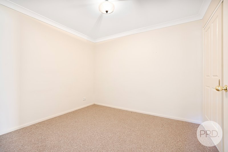 Photo - 2/10 Karwin Street, Tamworth NSW 2340 - Image 16