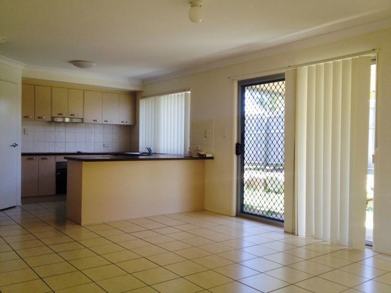 Photo - 210 Macquarie Way, Drewvale QLD 4116 - Image 2