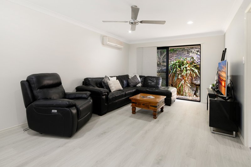 Photo - 2/10 Marybeth Crescent, Molendinar QLD 4214 - Image 10