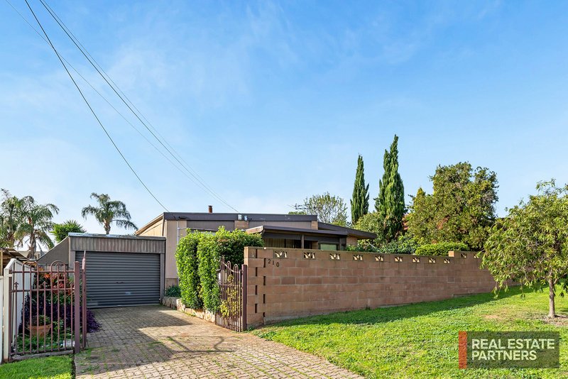 Photo - 210 Maxwell Road, Para Hills SA 5096 - Image 4