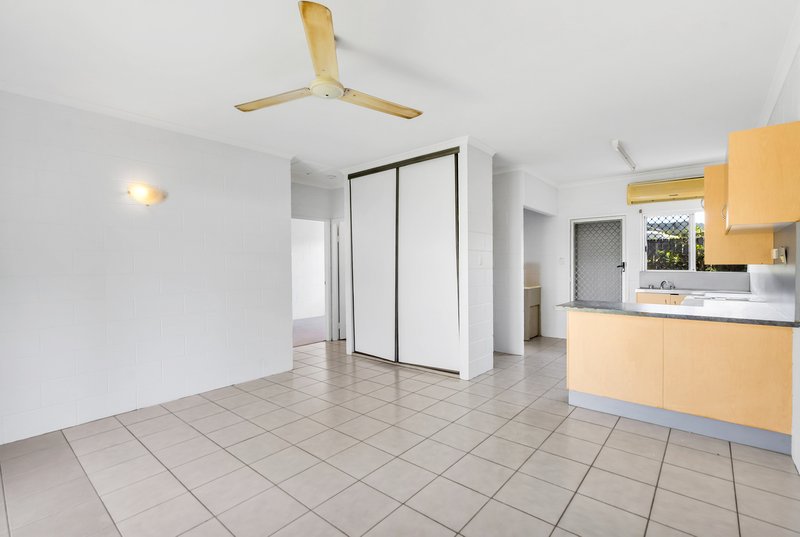 Photo - 2/10 Mulligan Street, Manoora QLD 4870 - Image 4