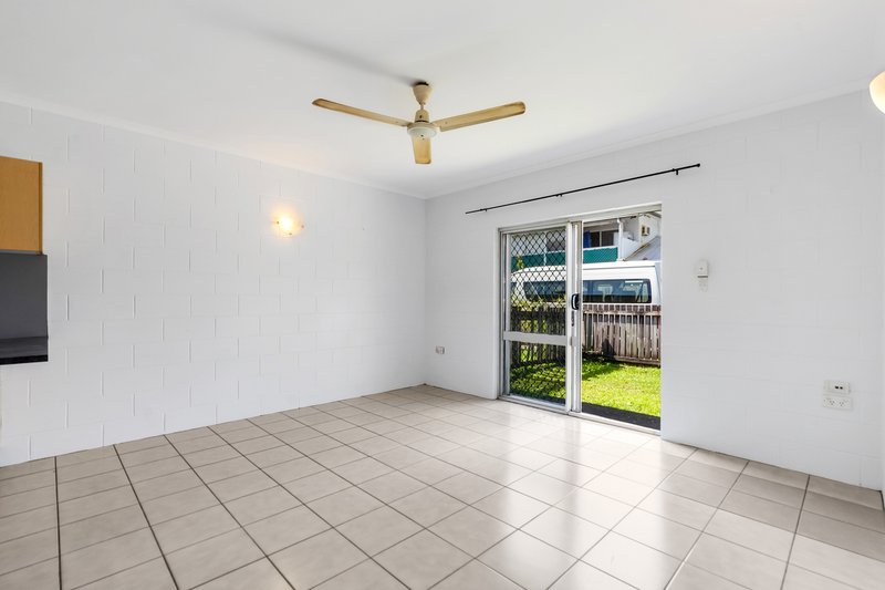 Photo - 2/10 Mulligan Street, Manoora QLD 4870 - Image 6