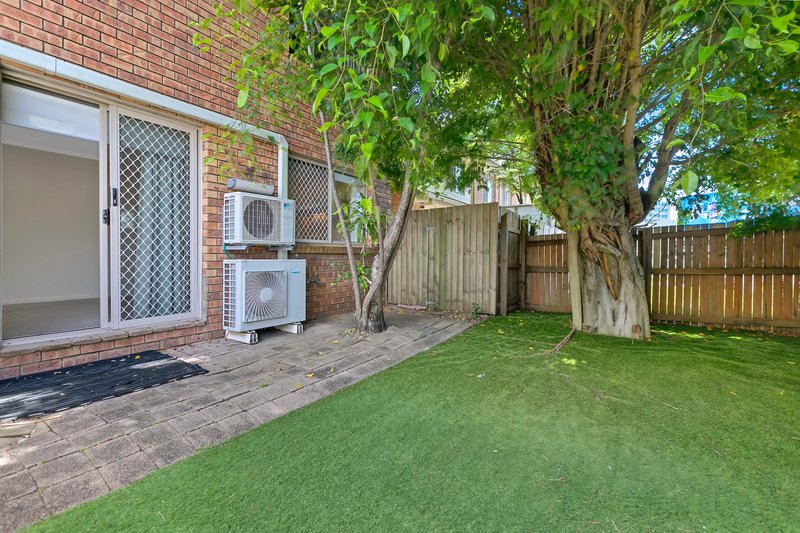 Photo - 2/10 Mungar Street, Maroochydore QLD 4558 - Image 9