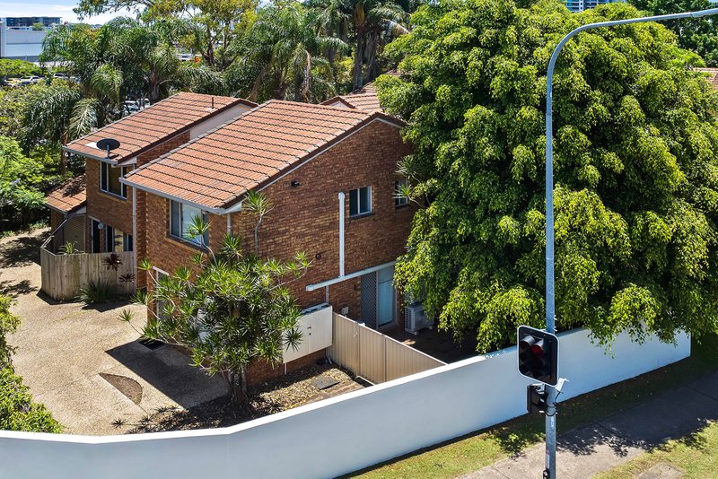 Photo - 2/10 Mungar Street, Maroochydore QLD 4558 - Image 15