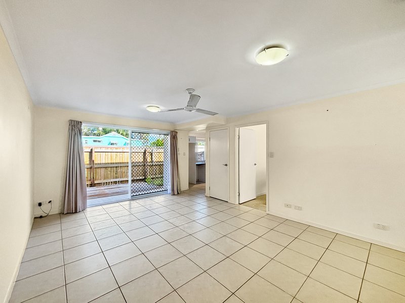 Photo - 2/10 Norman Avenue, Maroochydore QLD 4558 - Image 2