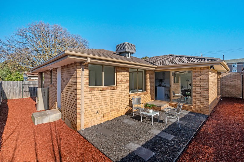 Photo - 2/10 Parker Street, Clayton VIC 3168 - Image 2