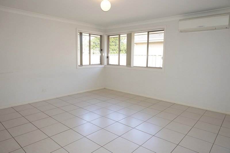 Photo - 2/10 Pioneer Road, Singleton NSW 2330 - Image 5